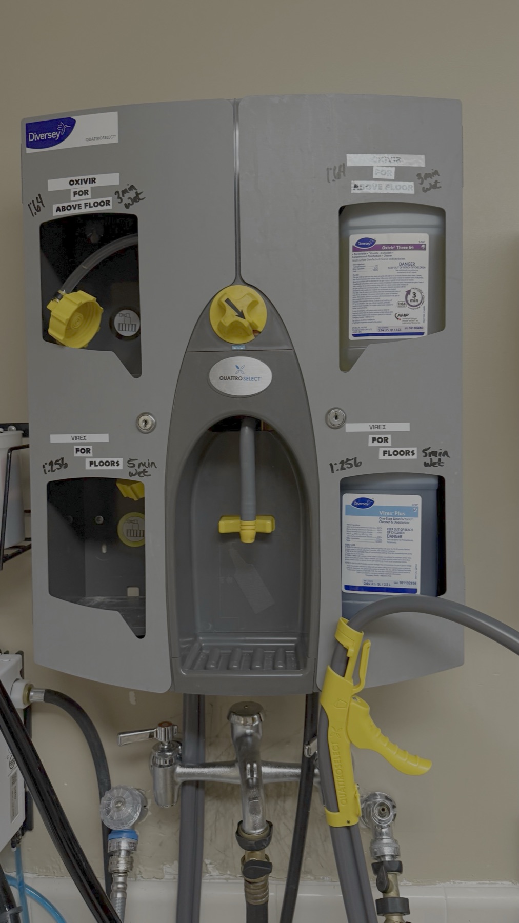 Dilution control dispenser